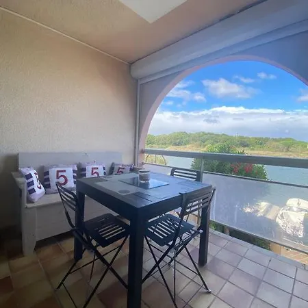 Au Pied De La Apartament *