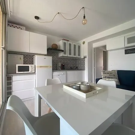 Au Pied De La Apartament
