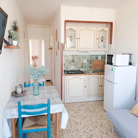 Au Pied De La Apartment